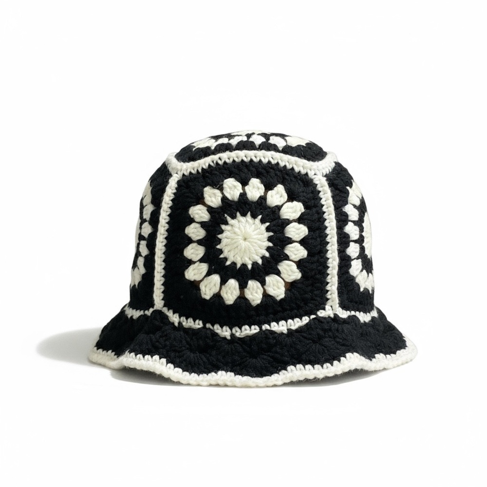 🧶🖤🤍 Vintage Vibe Crochet Bucket Hat – Black &‎ White Festival Style